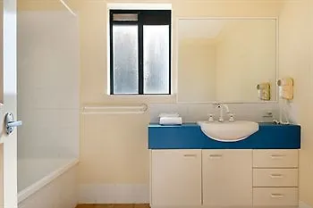 Belaire Place Motel Apartments Caloundra 3*,