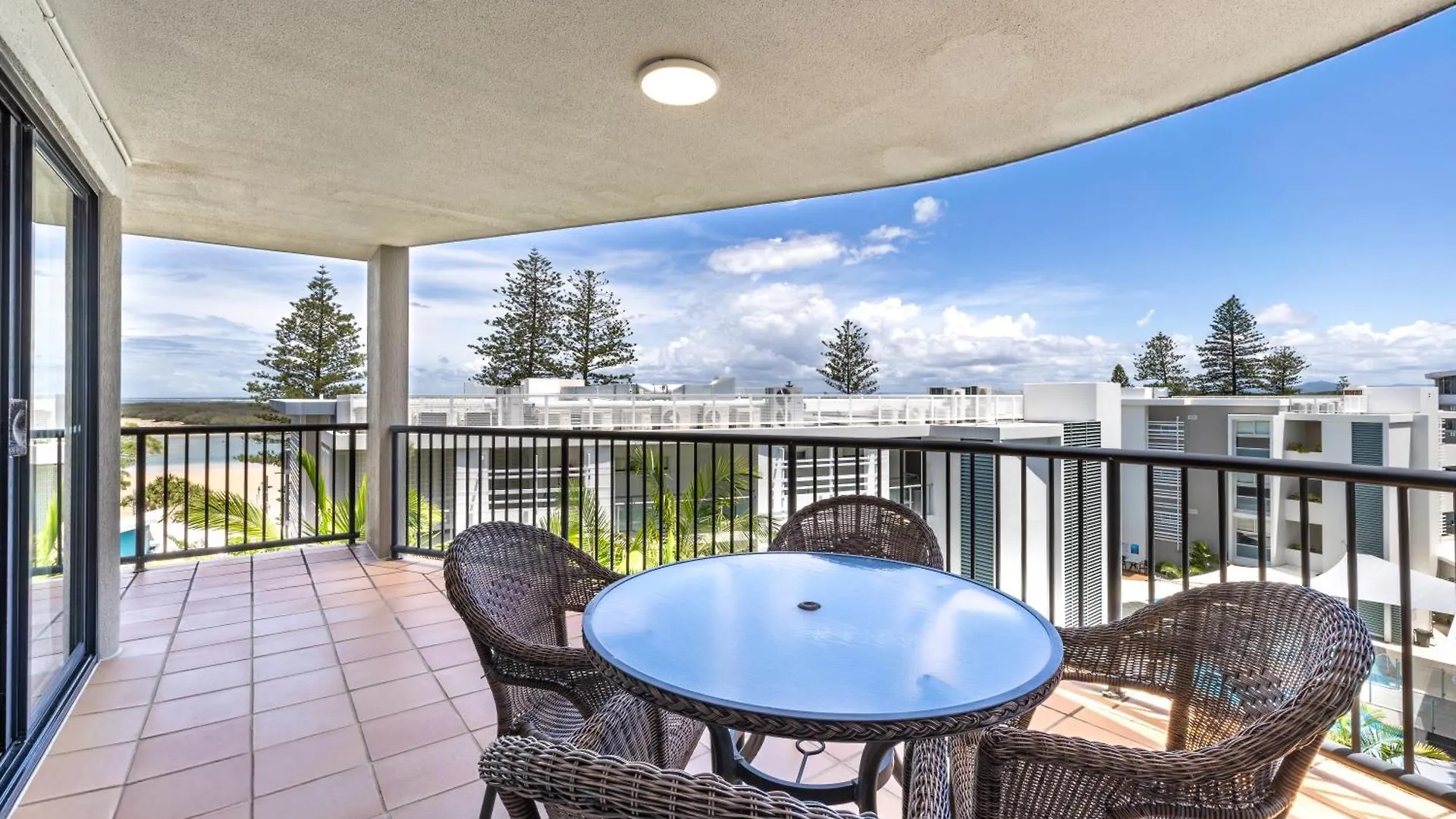 *** מלון דירות קלונדרה Belaire Place Motel Apartments אוסטרליה